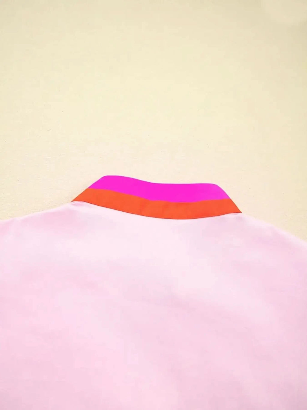 Contrast Trim Notched Short Sleeve Blouse in - photo