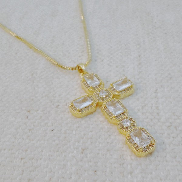 Vintage Sparkle Cross Pendant Necklace in - photo