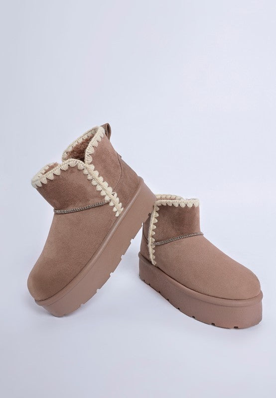 Rochas Scalloped Detail Snow Boots in - photo