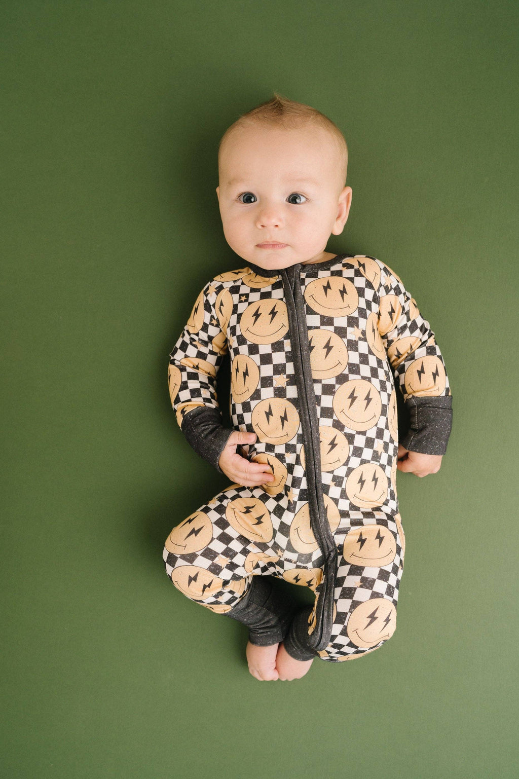 Lightning Checkered Smiley Bamboo Sleeper in - photo