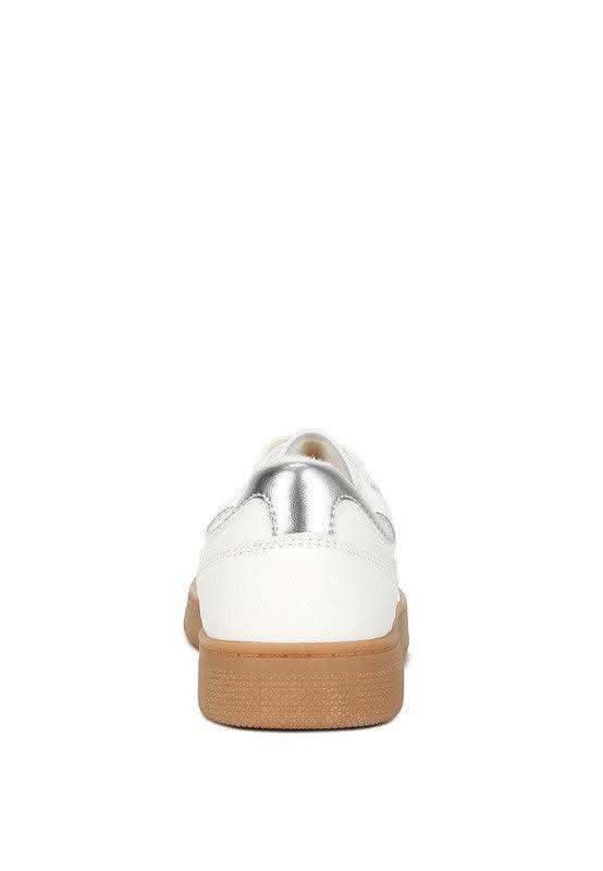Kyniska Faux Leather Everyday Sneakers in - photo