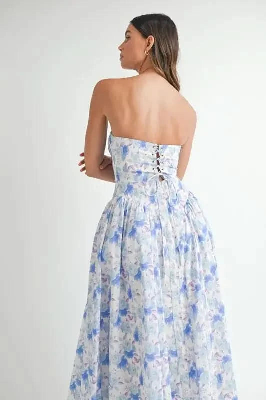 MABLE Sweetheart Neckline Floral Printed Midi Dress in - photo