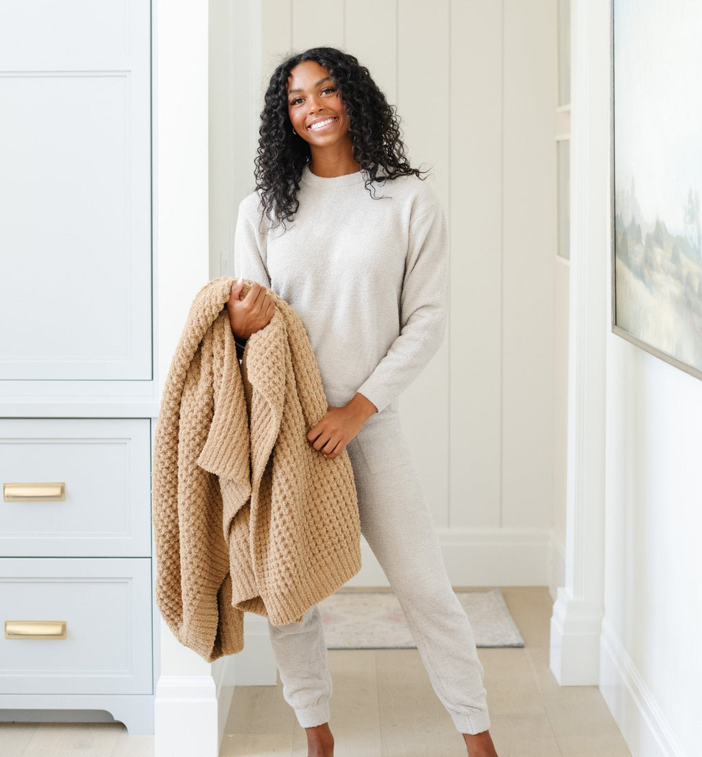 Saranoni Waffle Knit XL Throw Blankets in - photo