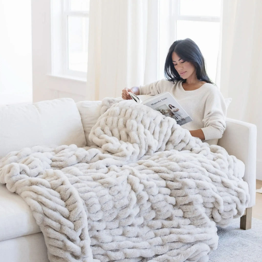 DOUBLE RUCHED FAUX FUR THROW BLANKETS - SwagglyLife Home & Fashion