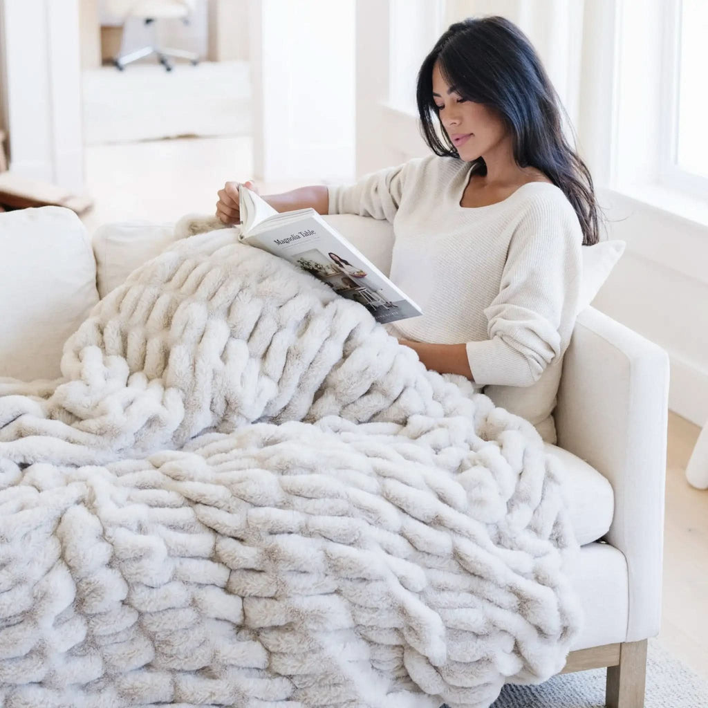 Saranoni Double Ruched Faux Fur Throw Blankets in - photo