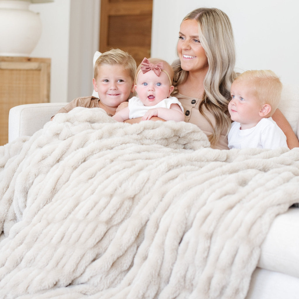 Saranoni Double Ruched XL Faux Fur XL Throw Blankets - Flax