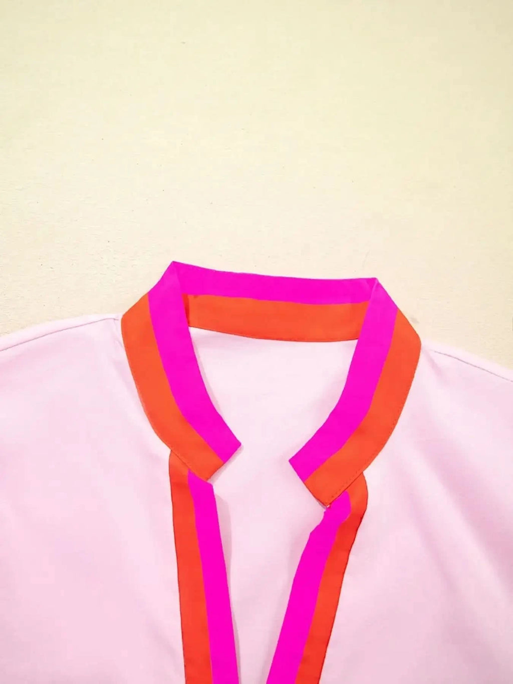 Contrast Trim Notched Short Sleeve Blouse in - photo