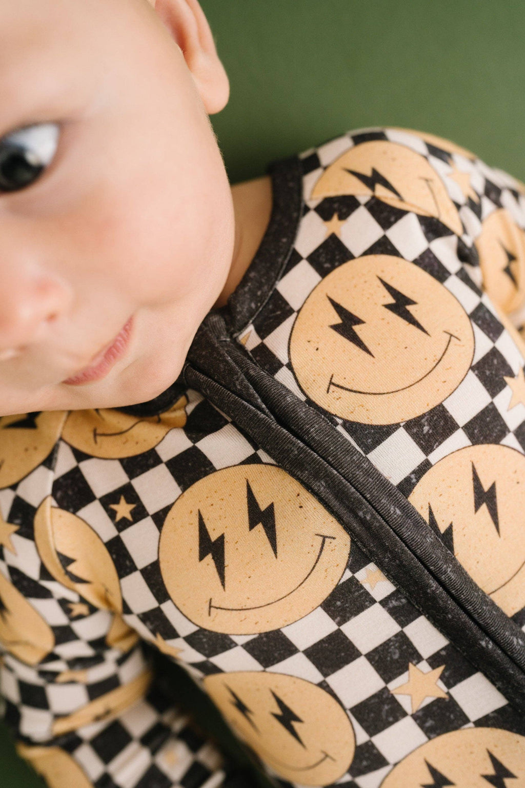 Lightning Checkered Smiley Bamboo Sleeper in - photo