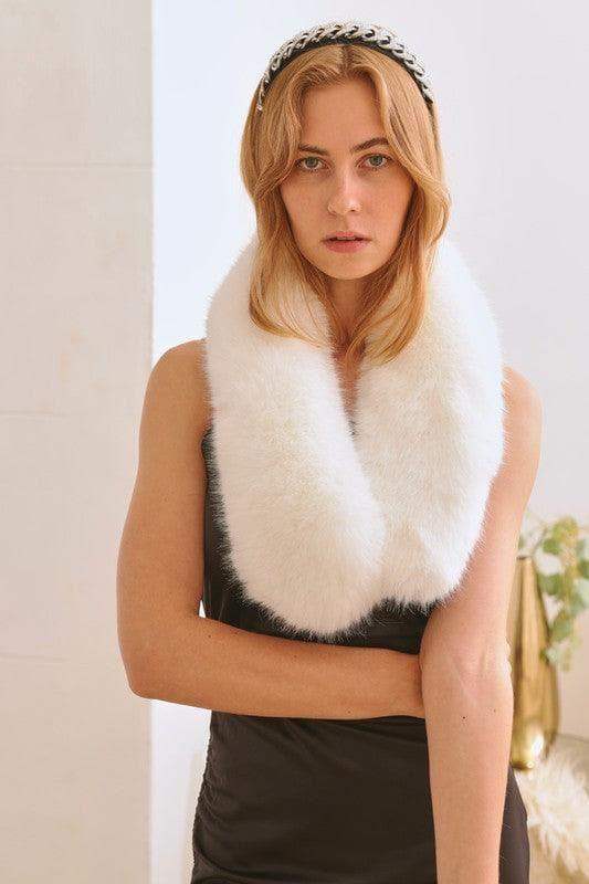 Faux Fur Short Collar Scarf in WTWT WHITE Os - Scarves photo