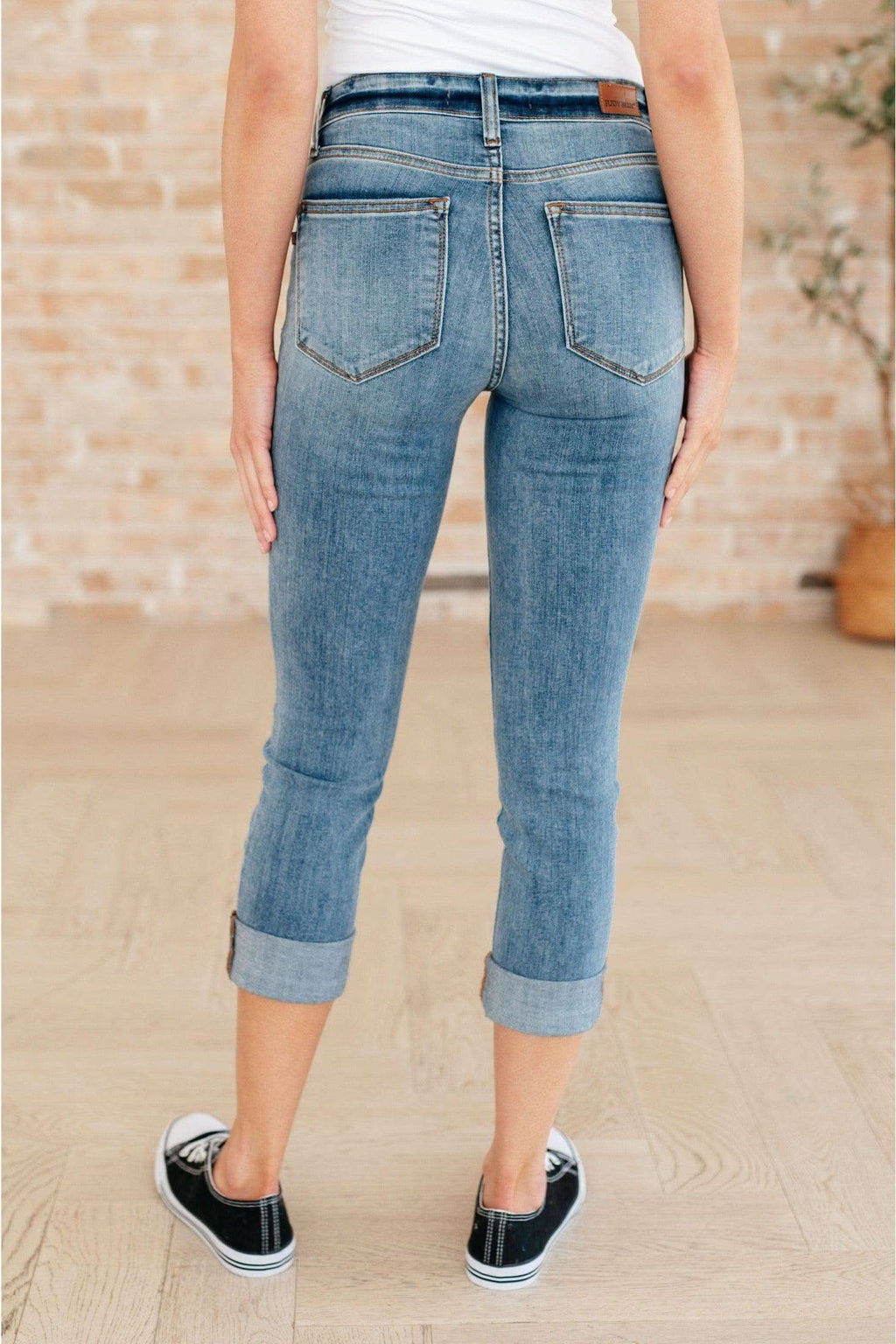 Laura Mid Rise Cuffed Skinny Capri Jeans in - Pants photo