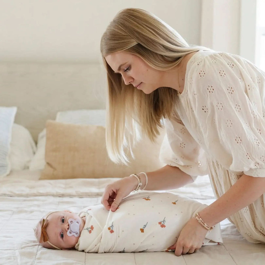 Saranoni Minky Stretch Luxe Swaddle/Blanket in Floral - photo