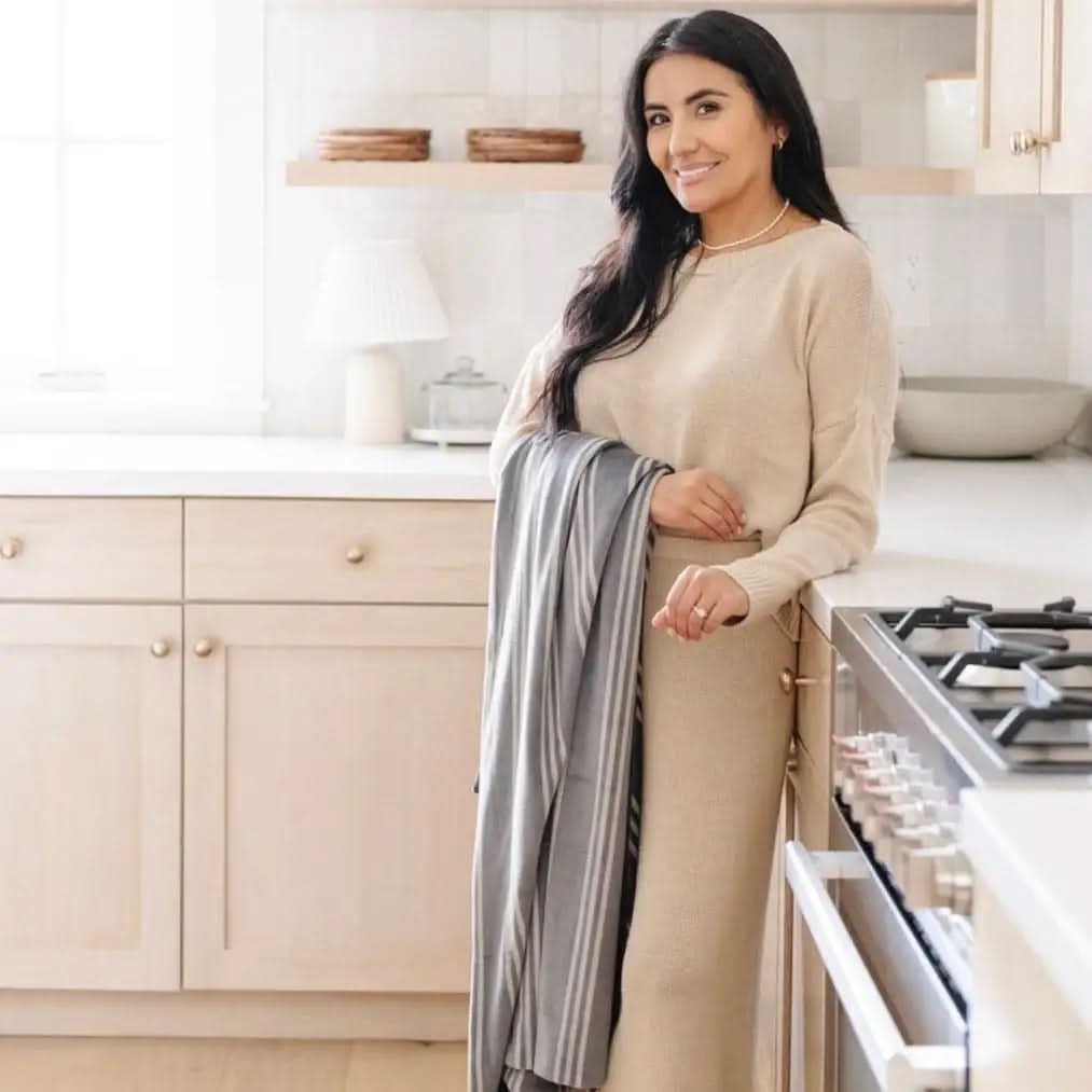 MINKY STRETCH THROW BLANKETS - SwagglyLife Home & Fashion