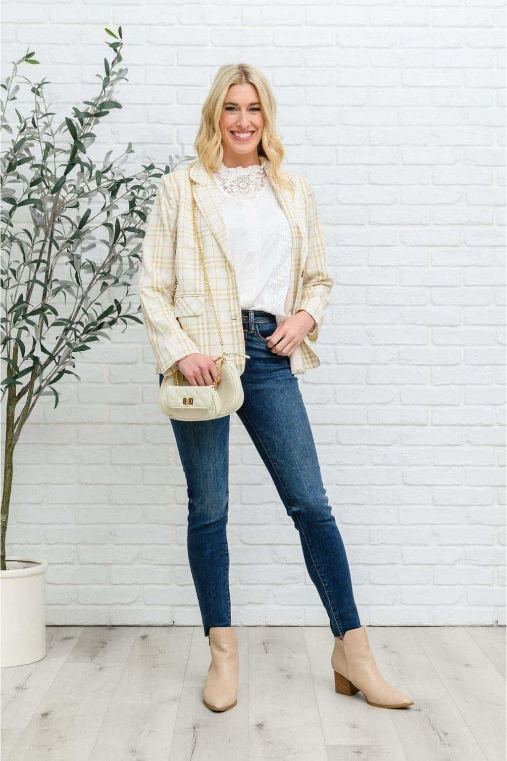 Picture This Top In Off White in - Blouse photo