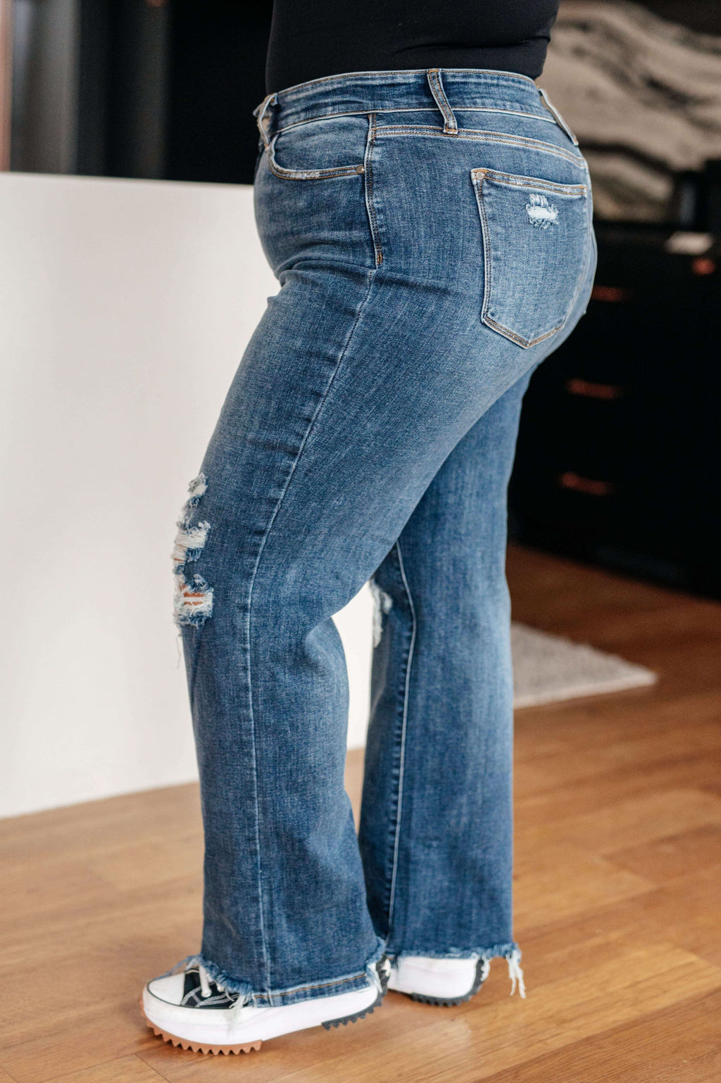 Judy Blue Rose High Rise 90's Straight Jeans in Dark Wash in - Denim photo