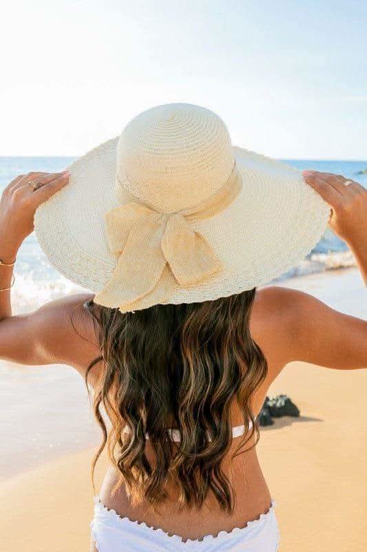 Scallop Edge Bow Accent Sunhat in Straw OneSize - Hats photo