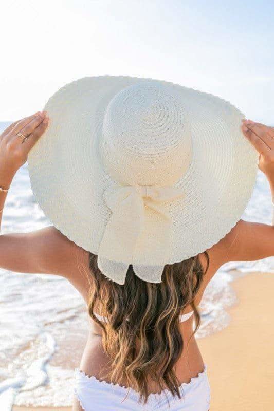 Scallop Edge Bow Accent Sunhat in Cream OneSize - Hats photo