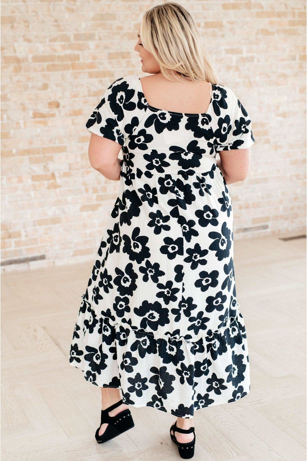 The Hot Topic Square Neck Floral Dress in - Dresses photo