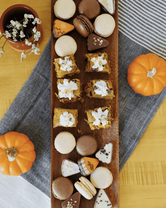 Chesapeake Cotton Tea Towel in - Kitchen Towels photo