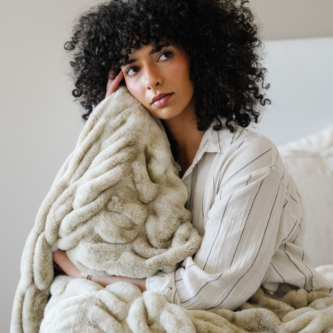 Saranoni Double Ruched Faux Fur Throw Blankets in Sandshell Blend - photo