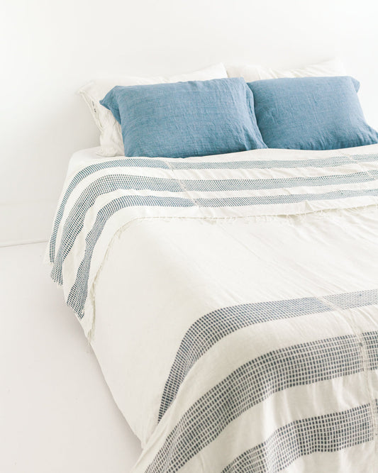 3 Panel Dotted Cotton Blanket in - Bedding photo