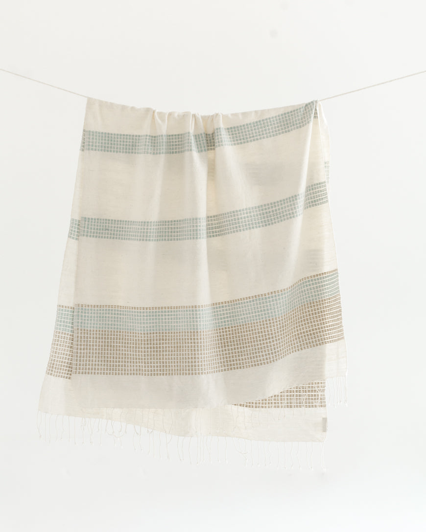 Camden Handwoven Cotton Throw Blanket in - Blankets photo