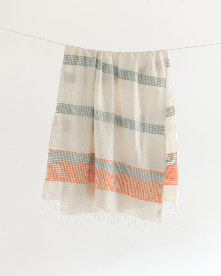 Camden Handwoven Cotton Throw Blanket in - Blankets photo