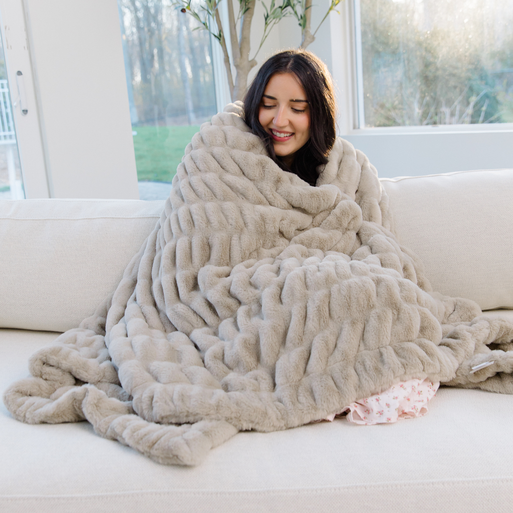 Saranoni Double Ruched XL Faux Fur XL Throw Blankets -