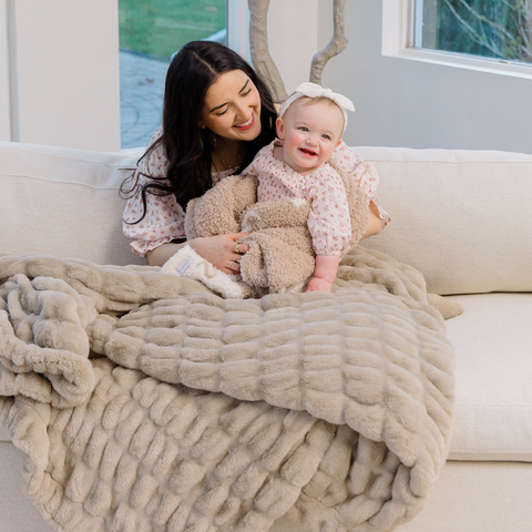 Saranoni Double Ruched XL Faux Fur XL Throw Blankets -