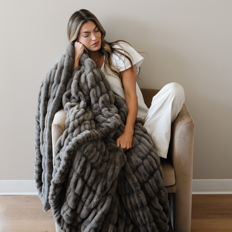 Saranoni Double Ruched XL Faux Fur XL Throw Blankets -
