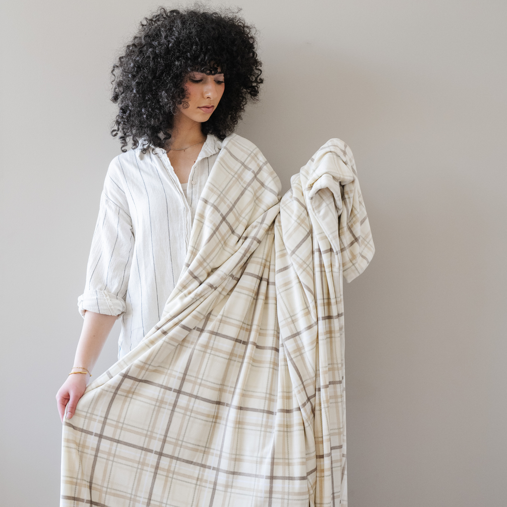 MINKY STRETCH XL THROW BLANKETS in - photo