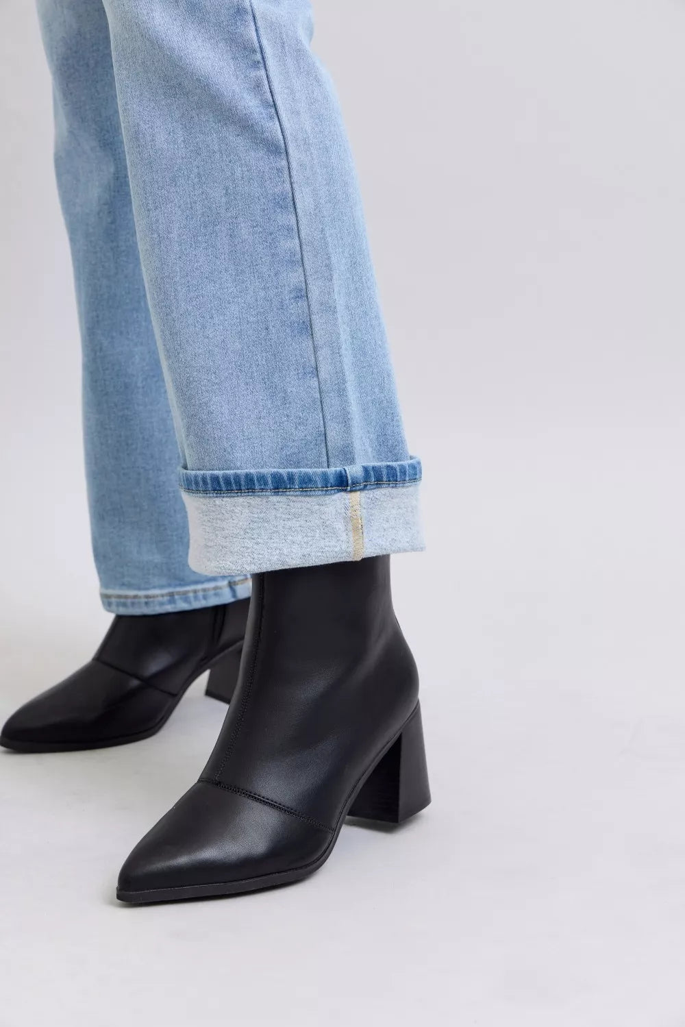 Judy Blue Mid Rise Thermal Bootcut Jeans in - photo