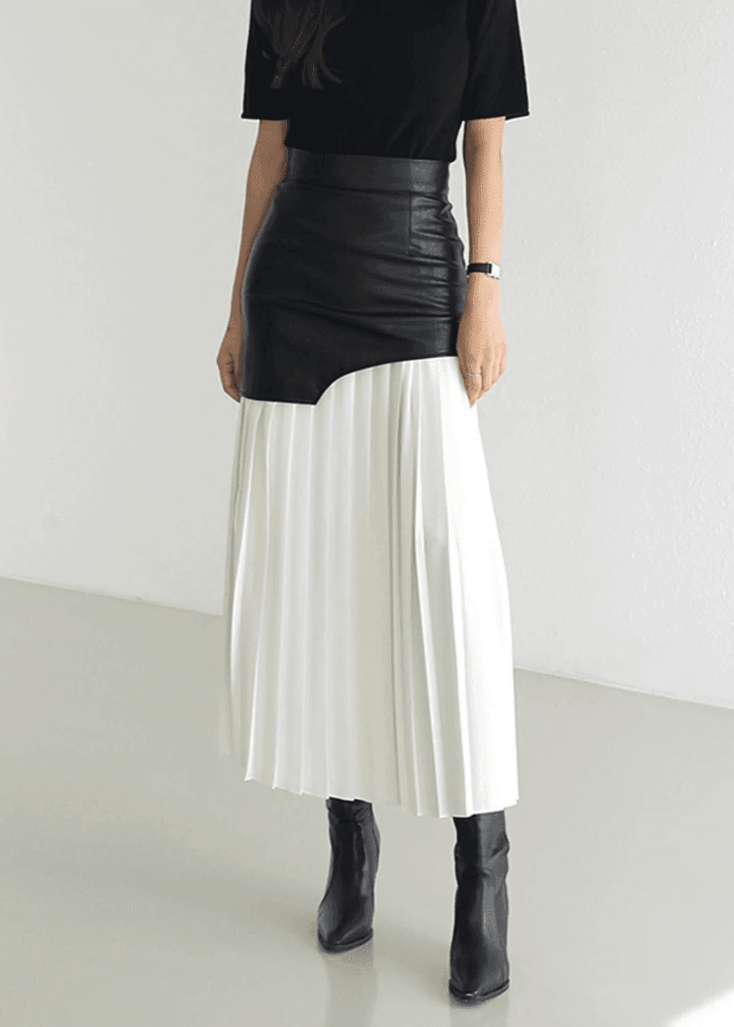 Pleated Contrast High Rise Skirt