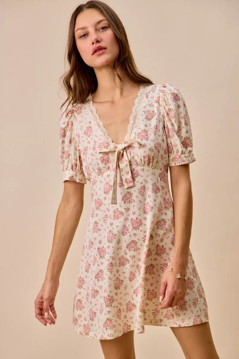 SO ME Floral Lace Trimed Short Sleeves Mini Dress in - photo