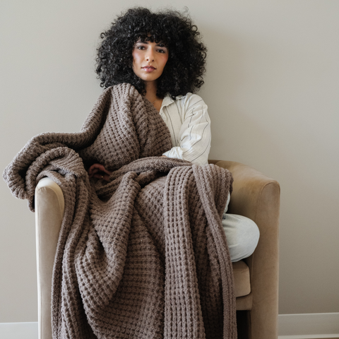 Saranoni Waffle Knit XL Throw Blankets in Chestnut - photo
