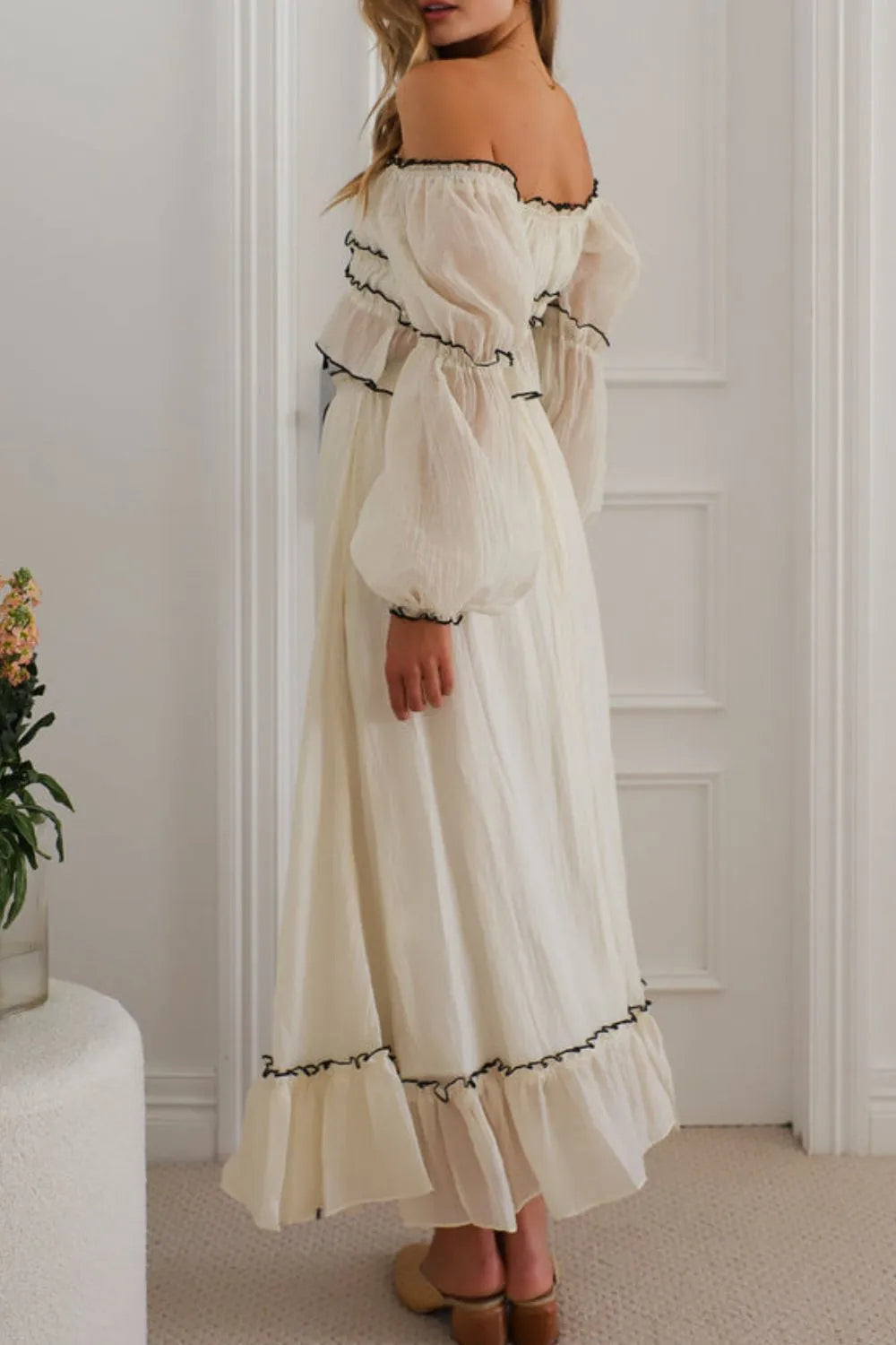 Off-Shoulder Top and Skirt Set in - photo