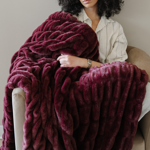 Saranoni Double Ruched Faux Fur Throw Blankets in - photo