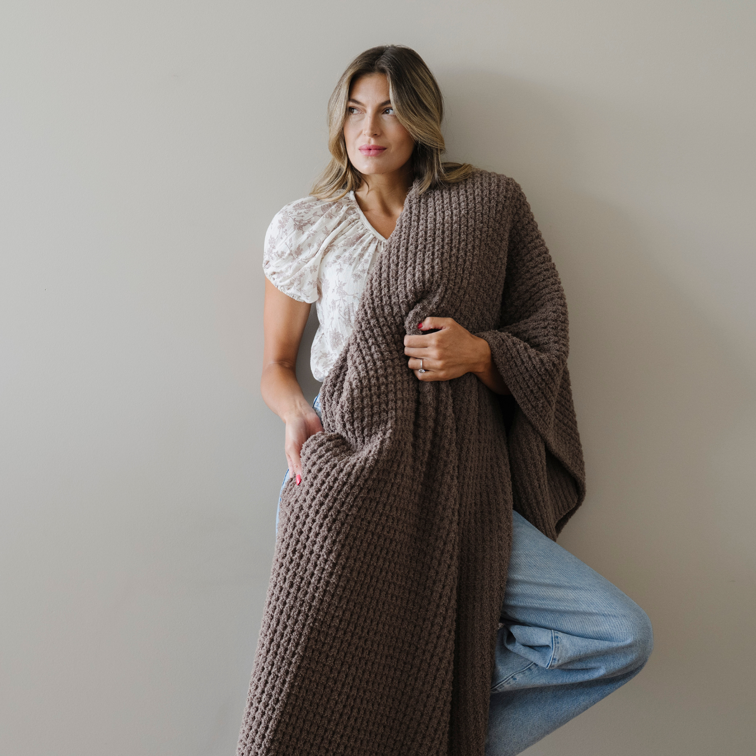 Saranoni Waffle Knit XL Throw Blankets in - photo