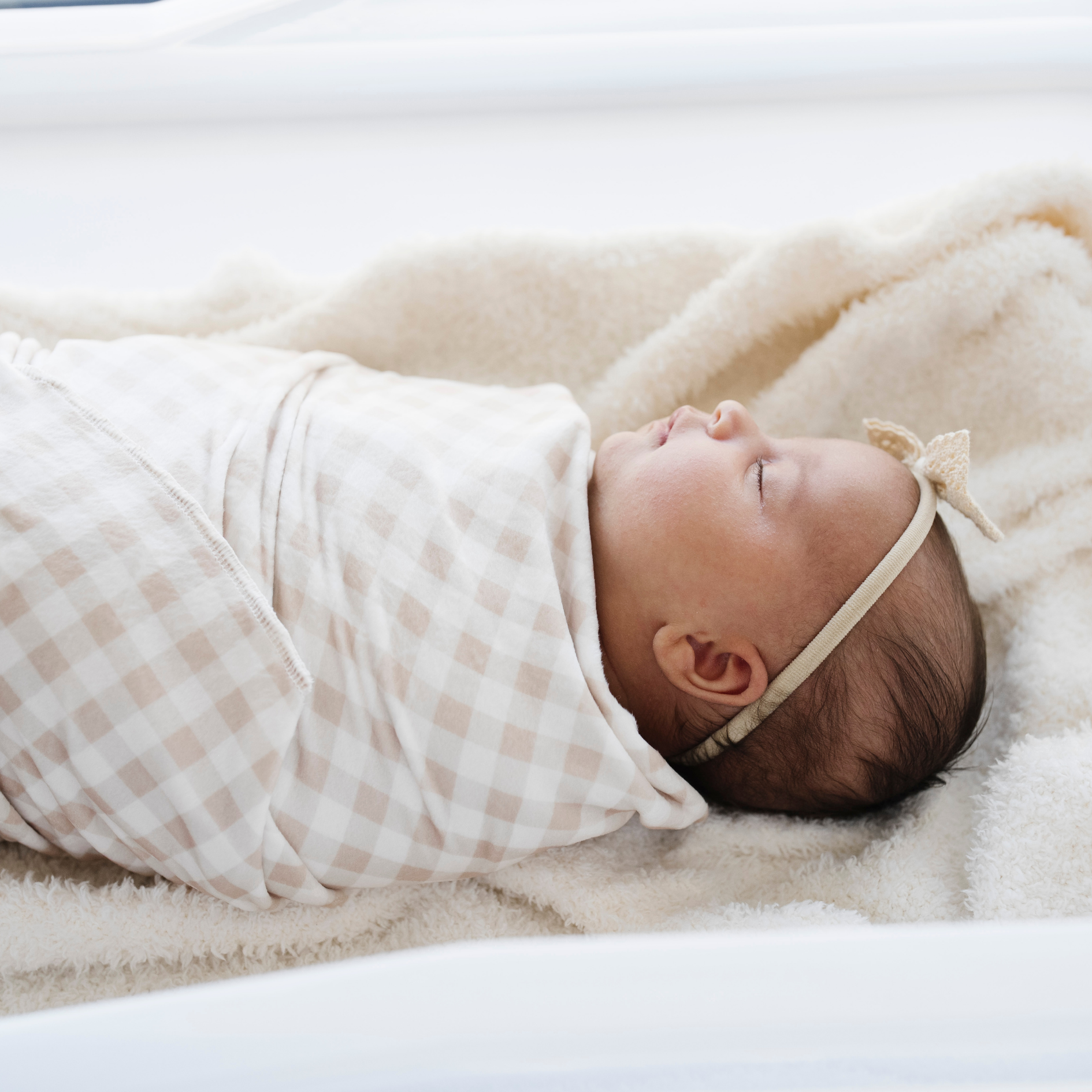 MINKY STRETCH LUXE SWADDLE/BLANKET in - photo