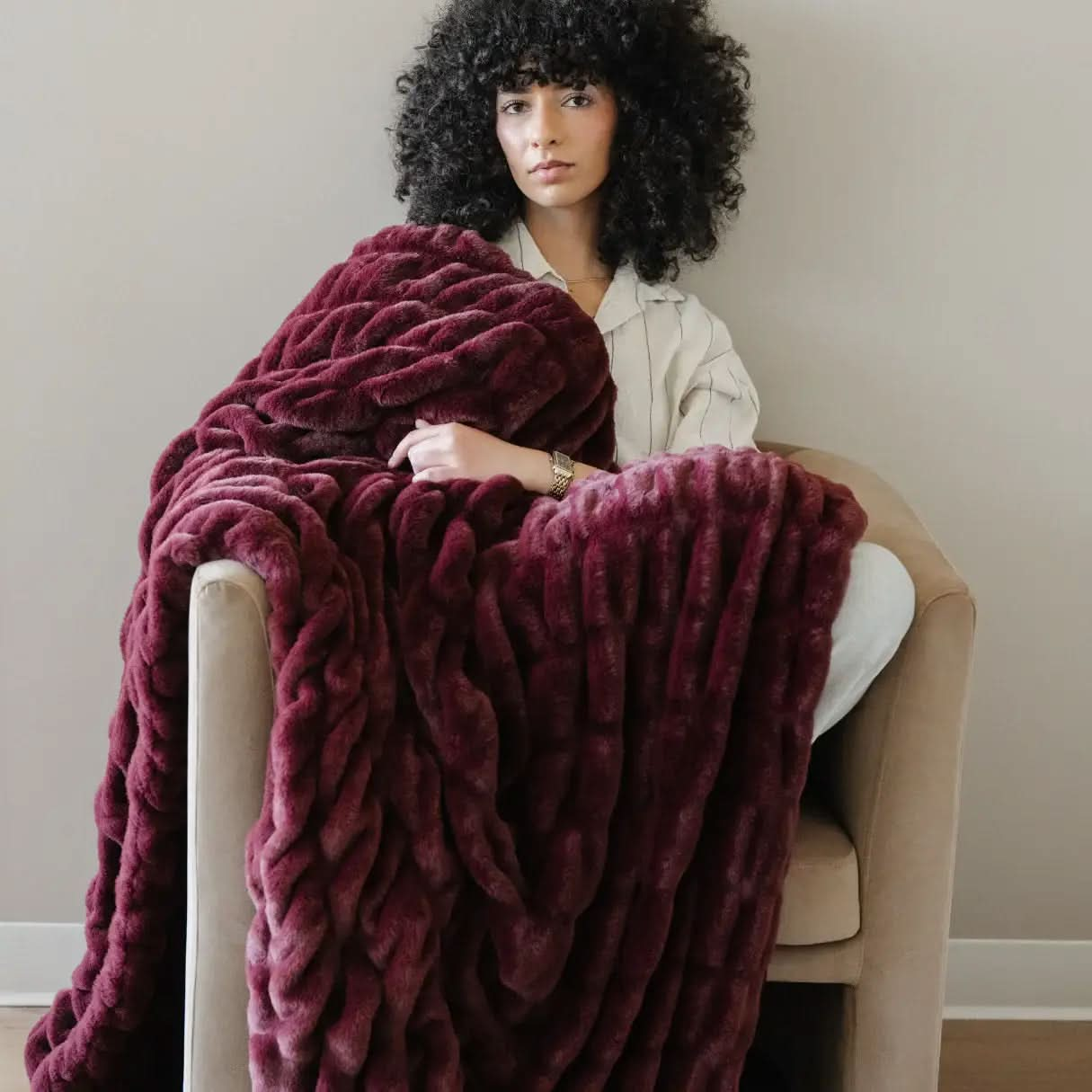 DOUBLE RUCHED FAUX FUR THROW BLANKETS