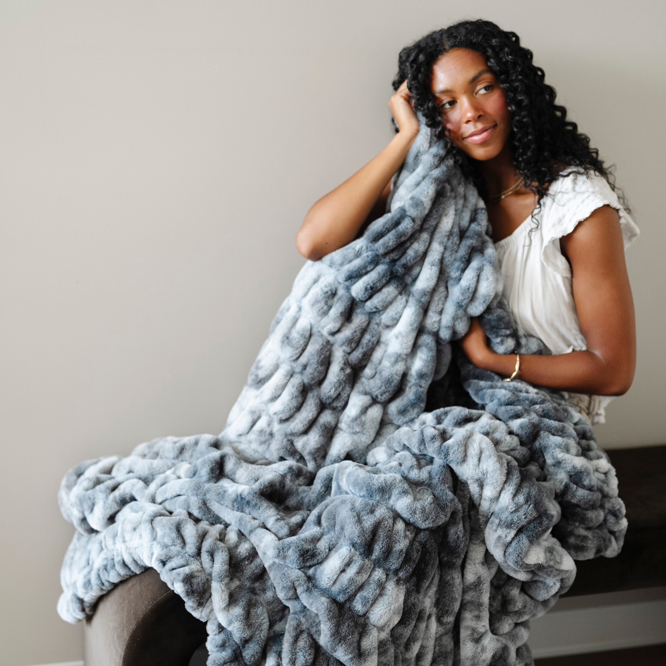 Saranoni Double Ruched XL Faux Fur XL Throw Blankets -
