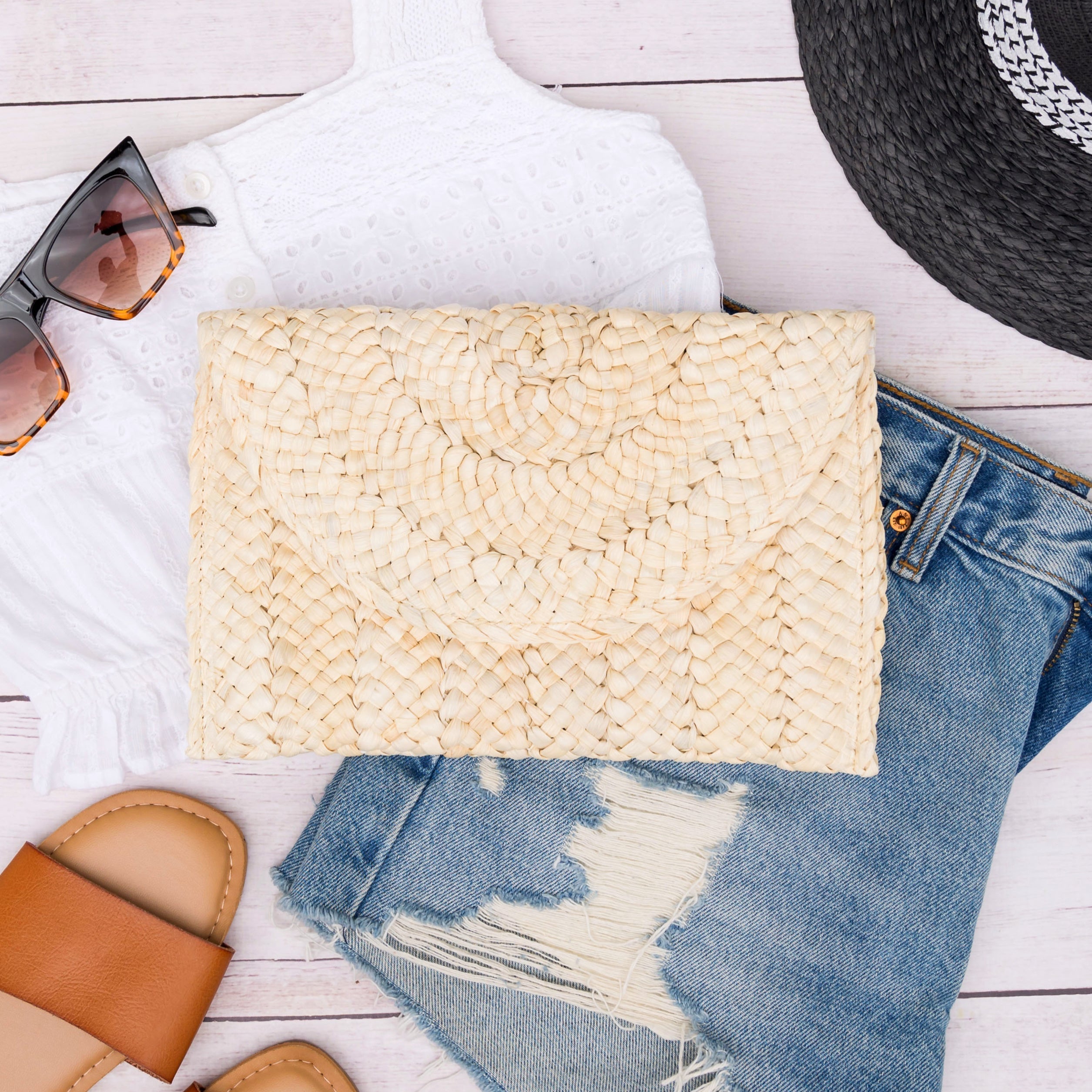 Foldover Straw Clutch in Natural - photo