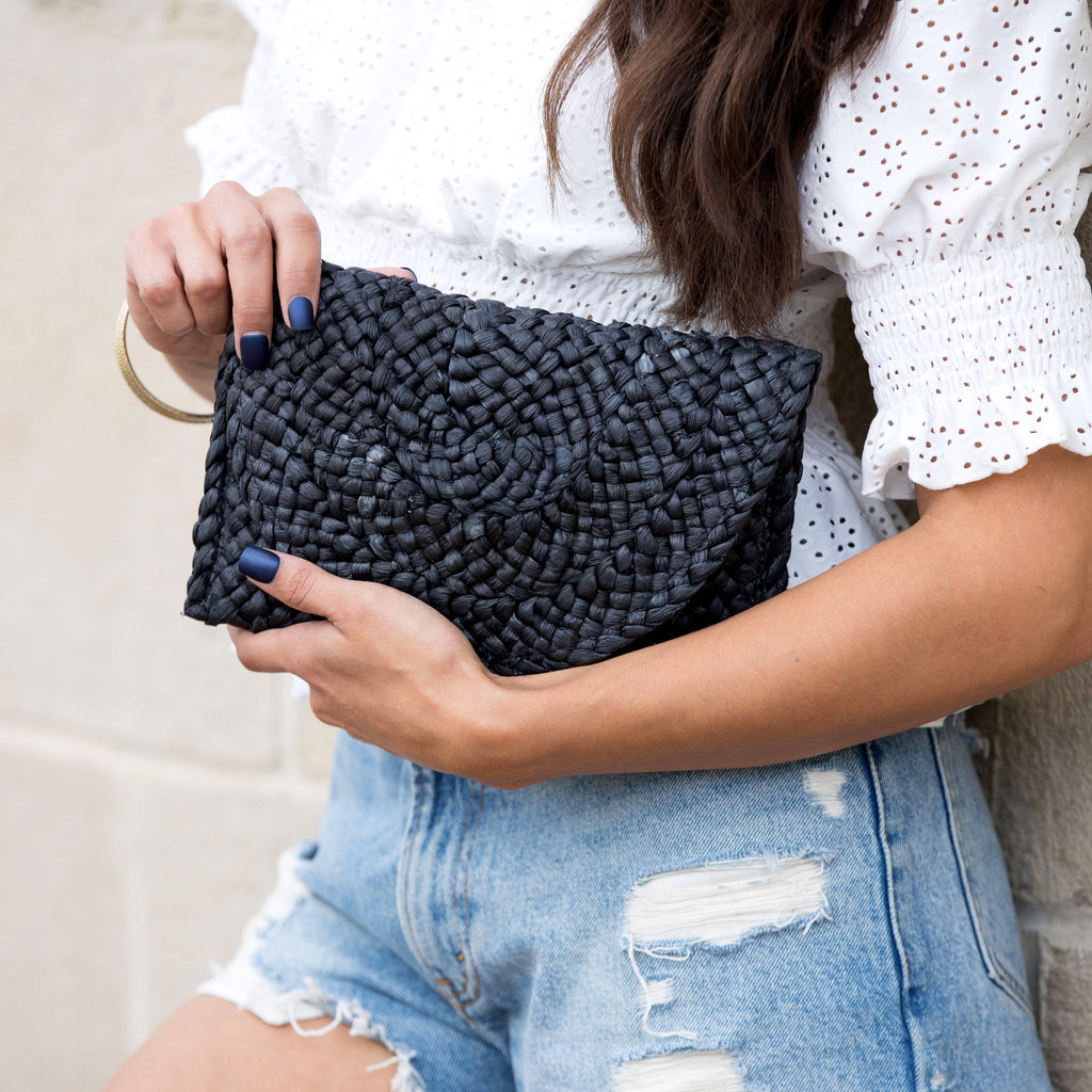 Foldover Straw Clutch in - photo