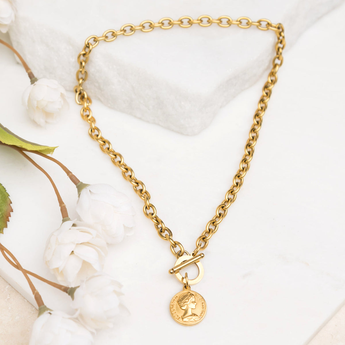 Coin Accent Chain Necklace in Gold - photo