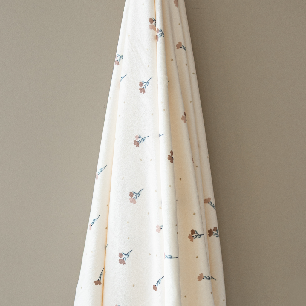 MINKY STRETCH LUXE SWADDLE/BLANKET in - photo