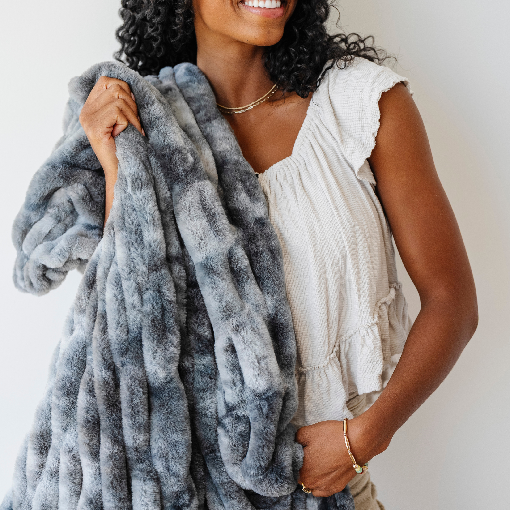 Saranoni Double Ruched XL Faux Fur XL Throw Blankets -