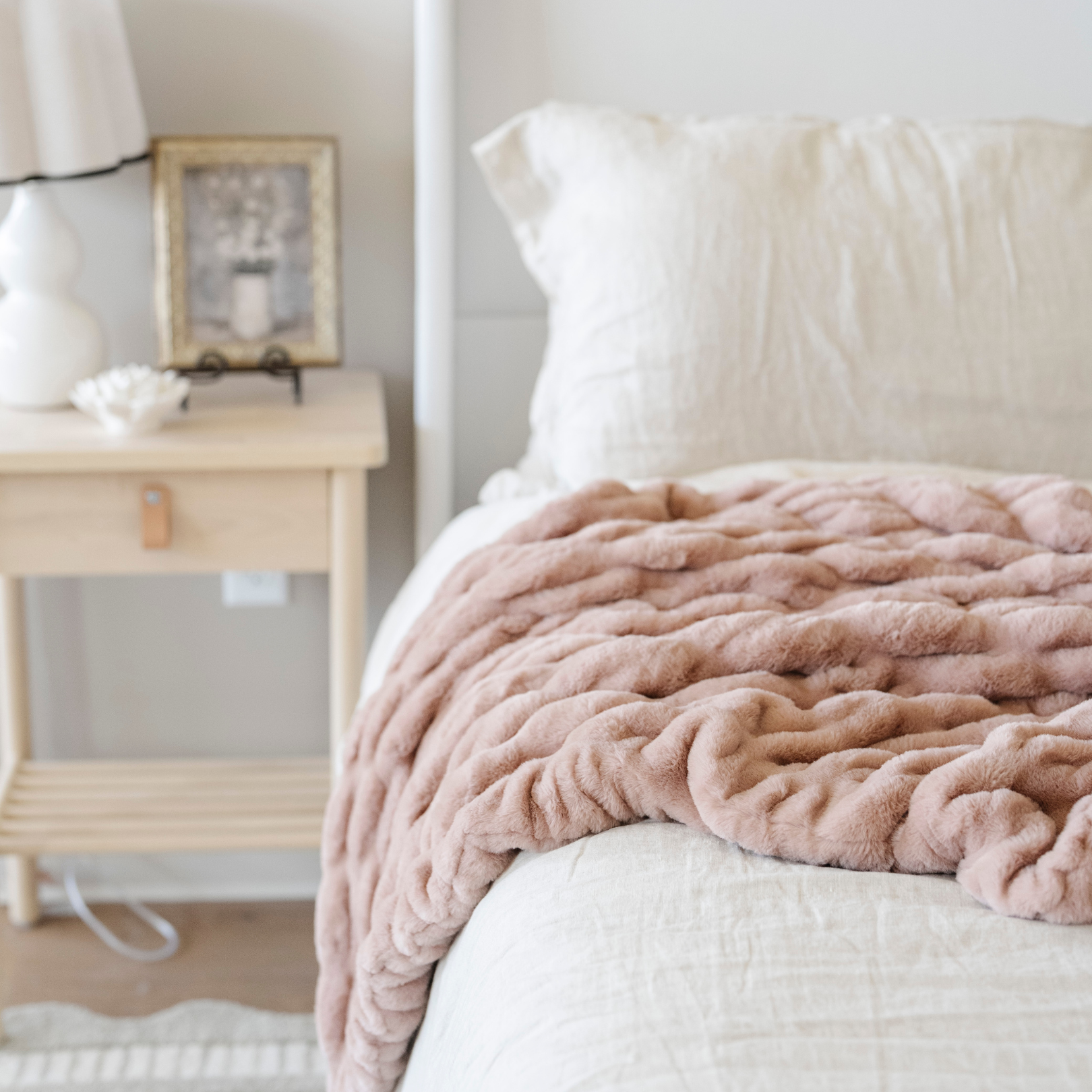 Saranoni Double Ruched XL Faux Fur XL Throw Blankets - Montana Coles