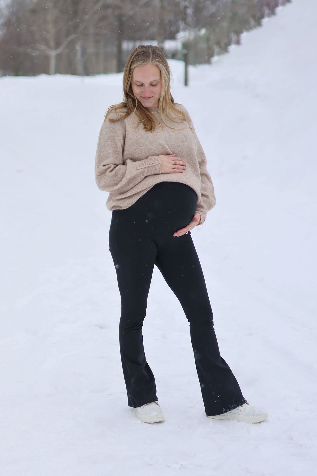 VAALIA™ EVERYDAY COMFORT HI-RISE MATERNITY FLARE LEGGING in - photo
