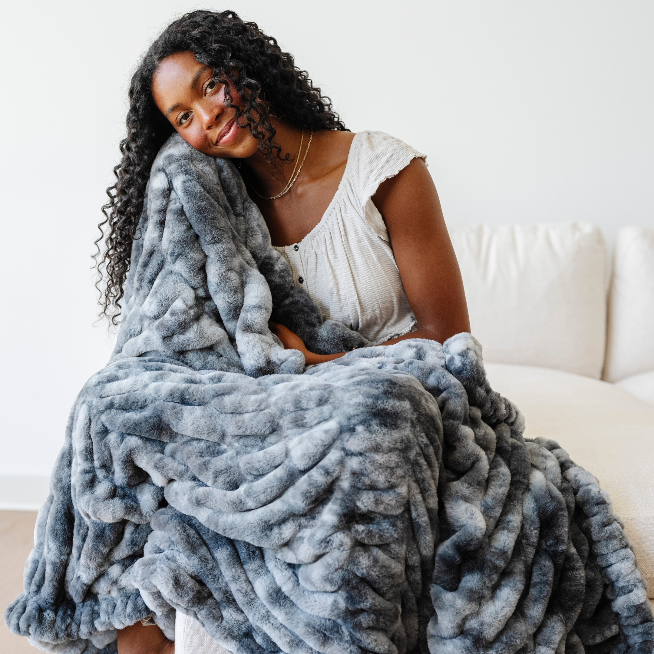 Saranoni Double Ruched XL Faux Fur XL Throw Blankets -