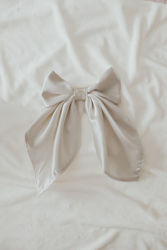 Ivorie Holiday Luxury Large Bow Clip in - photo