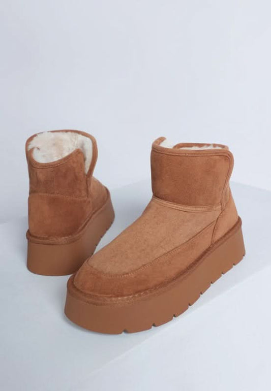 Holias Chunky Heeled Snow Boots - Camel